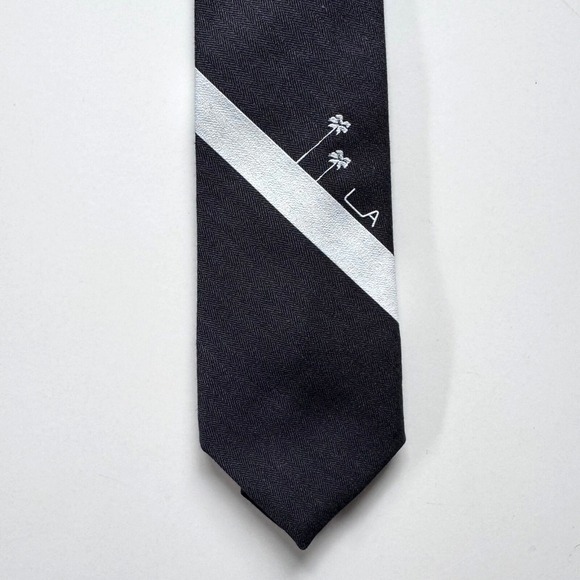 Pocket Square Clothing Other - POCKET SQUARE CLOTHING The Rodeo‎ Tie Los Angeles Necktie Grey Wool Herringbone